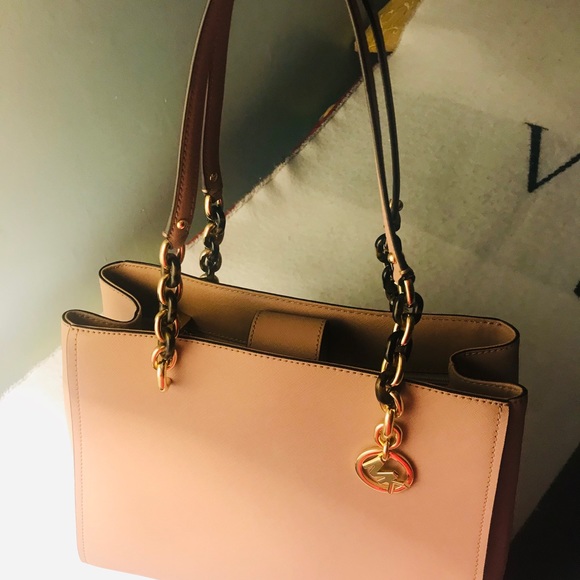 Michael Kors Pink Medium Cynthia Saffiano Satche - Picture 8 of 16